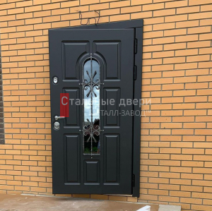 Классическая двухконтурная металлическая дверь с остеклением - фото №215